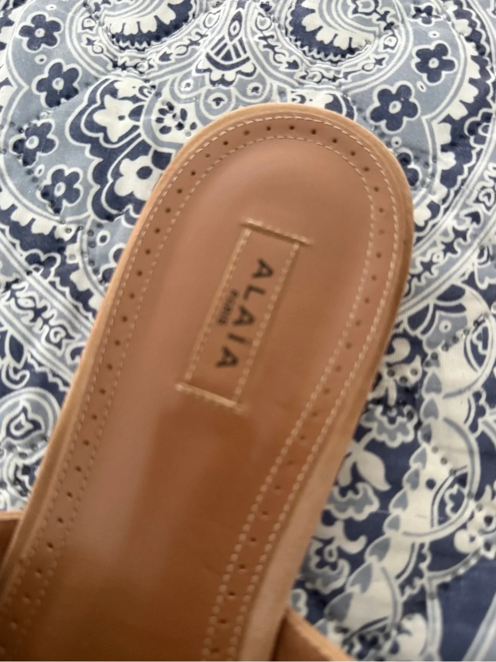 Alaia Tan Lasercut Flat Mules in size 40 - Picture 9 of 13